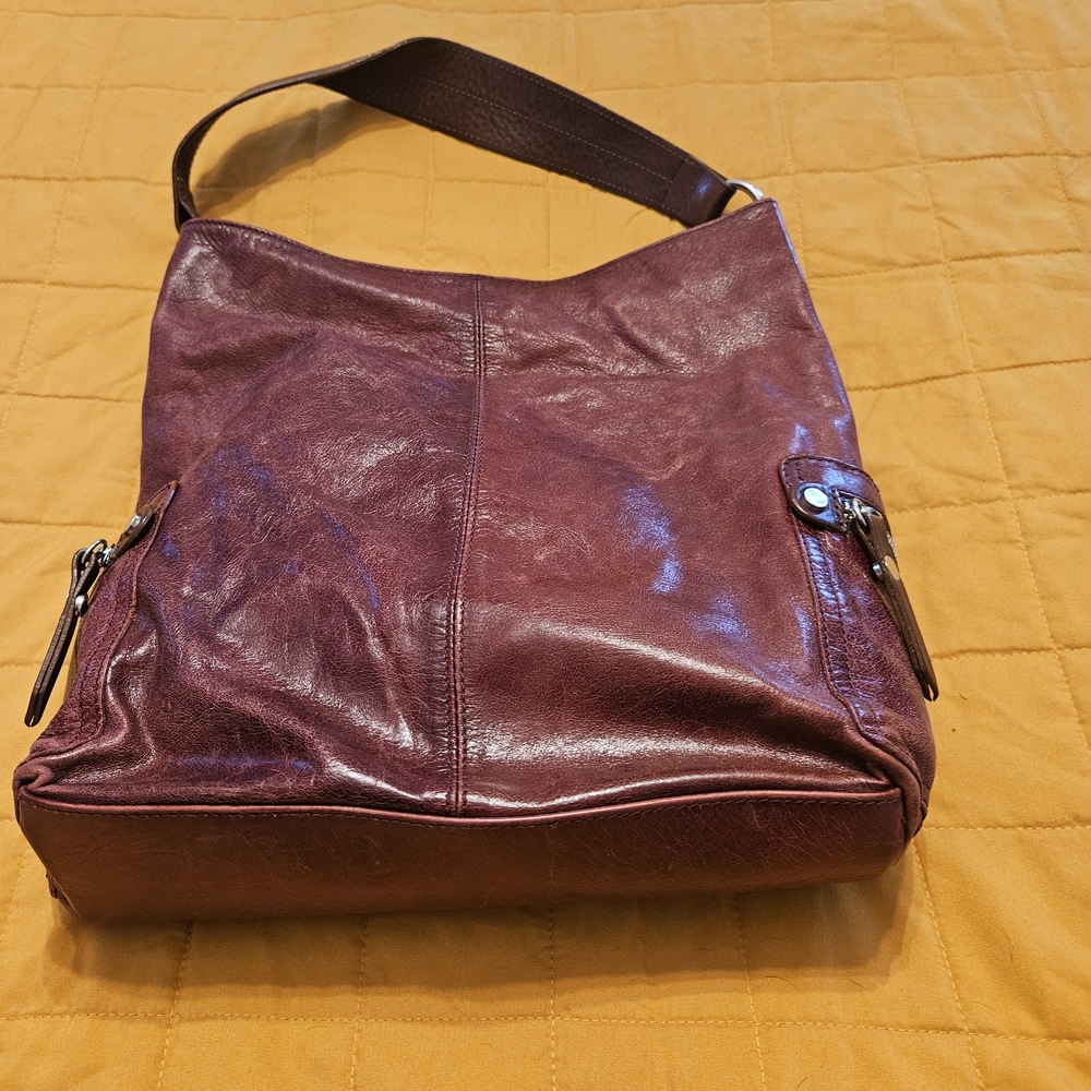 Elegant Burgundy Leather Shoulder Bag